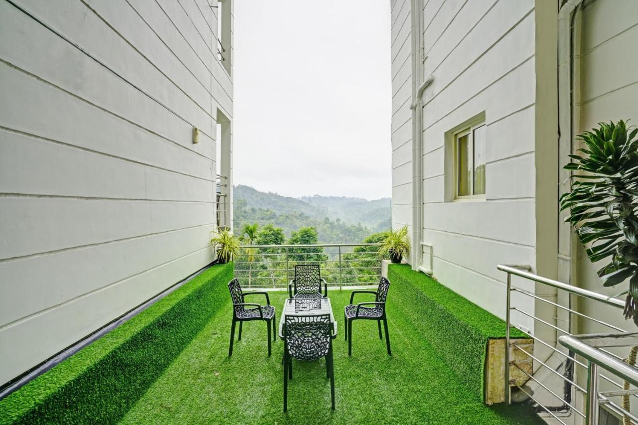 Oyo Flagship 81260 Star Lights Hotel Munnar Exterior photo